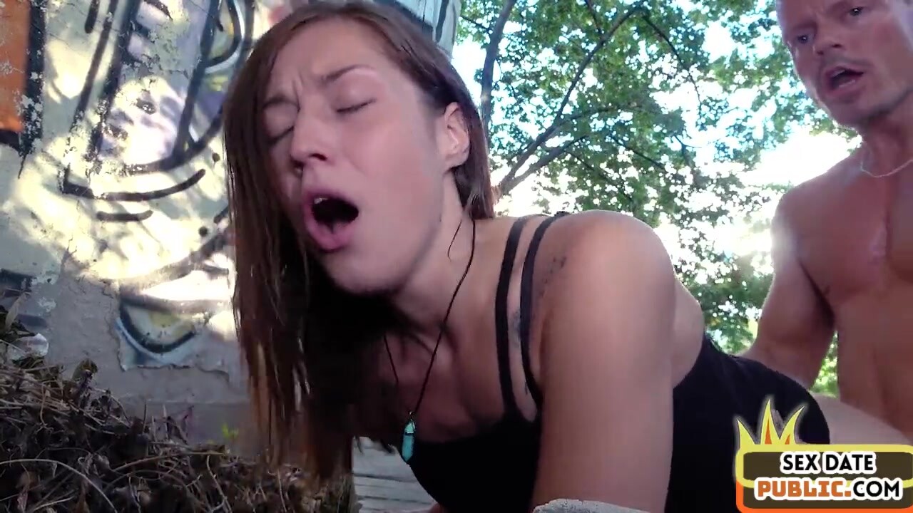 Mina K medina nyilvános baszása