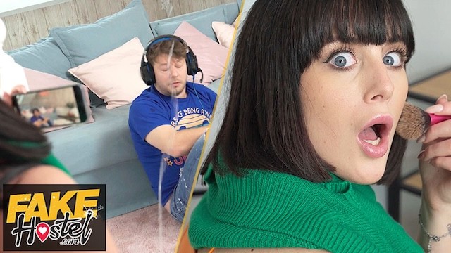 Spriccel az arcába tréfaként popsi creampie előtt